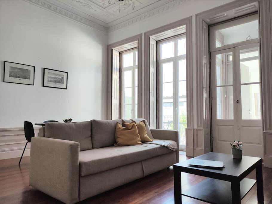 Апартаменты Alvares Cabral Apartamento C Порту Экстерьер фото