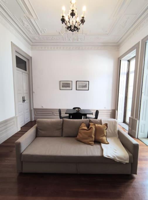 Апартаменты Alvares Cabral Apartamento C Порту Экстерьер фото
